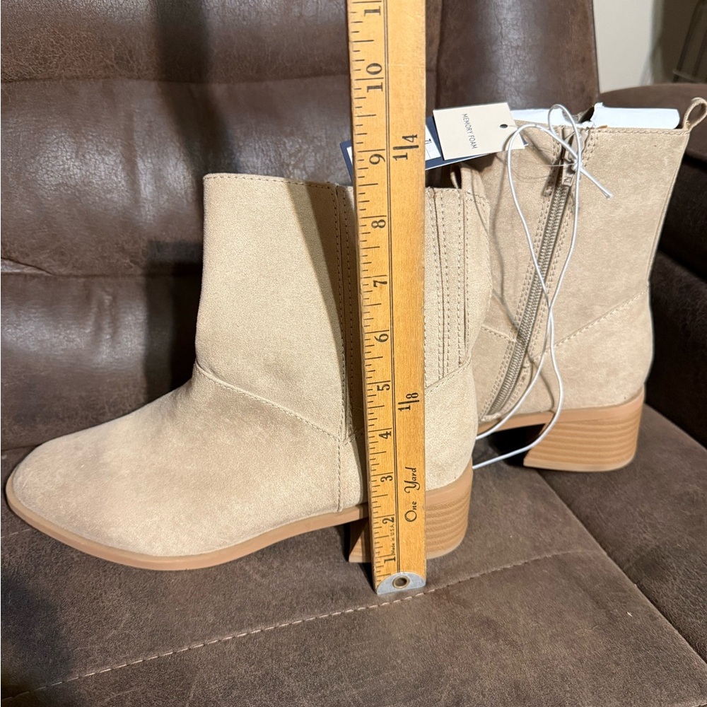 NWT Universal Thread Beige Ankle Booties